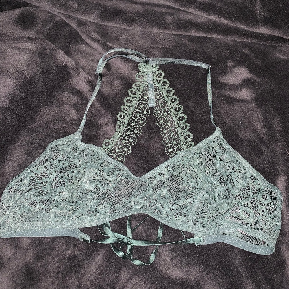 Lace VS bralette